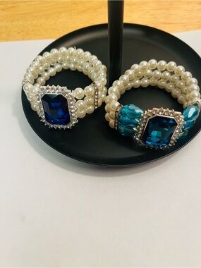 🆕 2 Pcs/$10 Pearl Stretch Bracelet with Sapphire Blue Crystal Accent